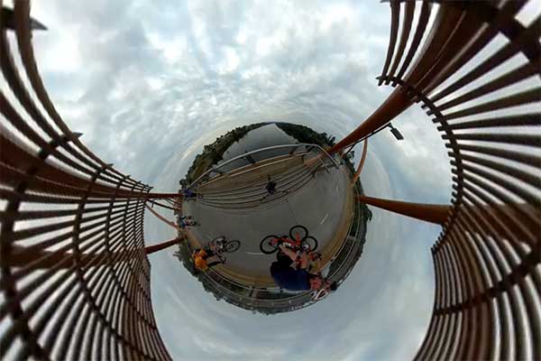 How to watch 360-degree videos